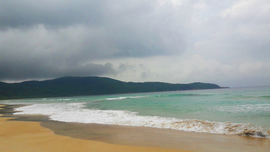 Praia de Abraao Ilha Grande